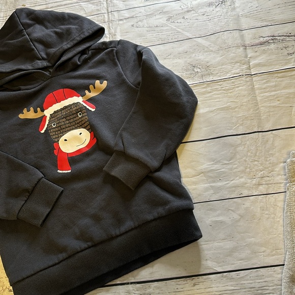 Carters toddlee boys christmas outfit - Picture 4 of 12